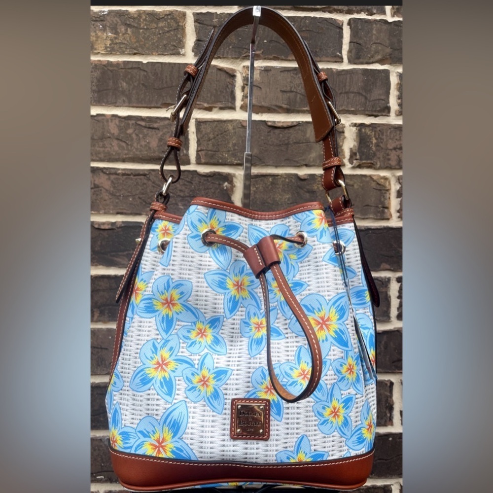 DOONEY & BOURKE PLUMERIA DRAWSTRING SHOULDER BUCKET BAG BLUE FLOWER! - Picture 3 of 8